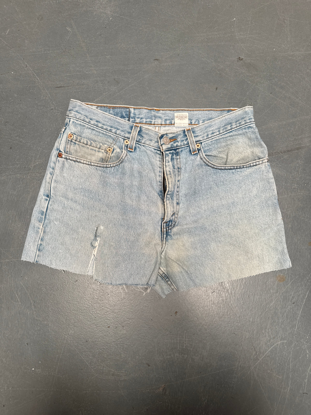 Vintage Levis Cut Off Denim Shorts - 90s Made - W 32 - SH1146