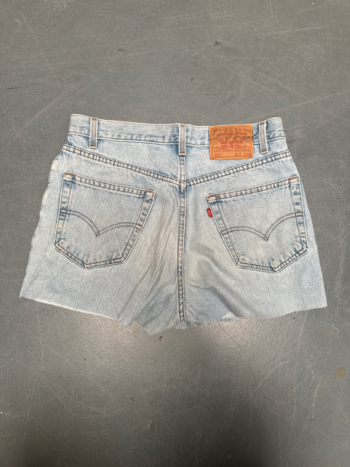 Vintage Levis Cut Off Denim Shorts - 90s Made - W 32 - SH1146
