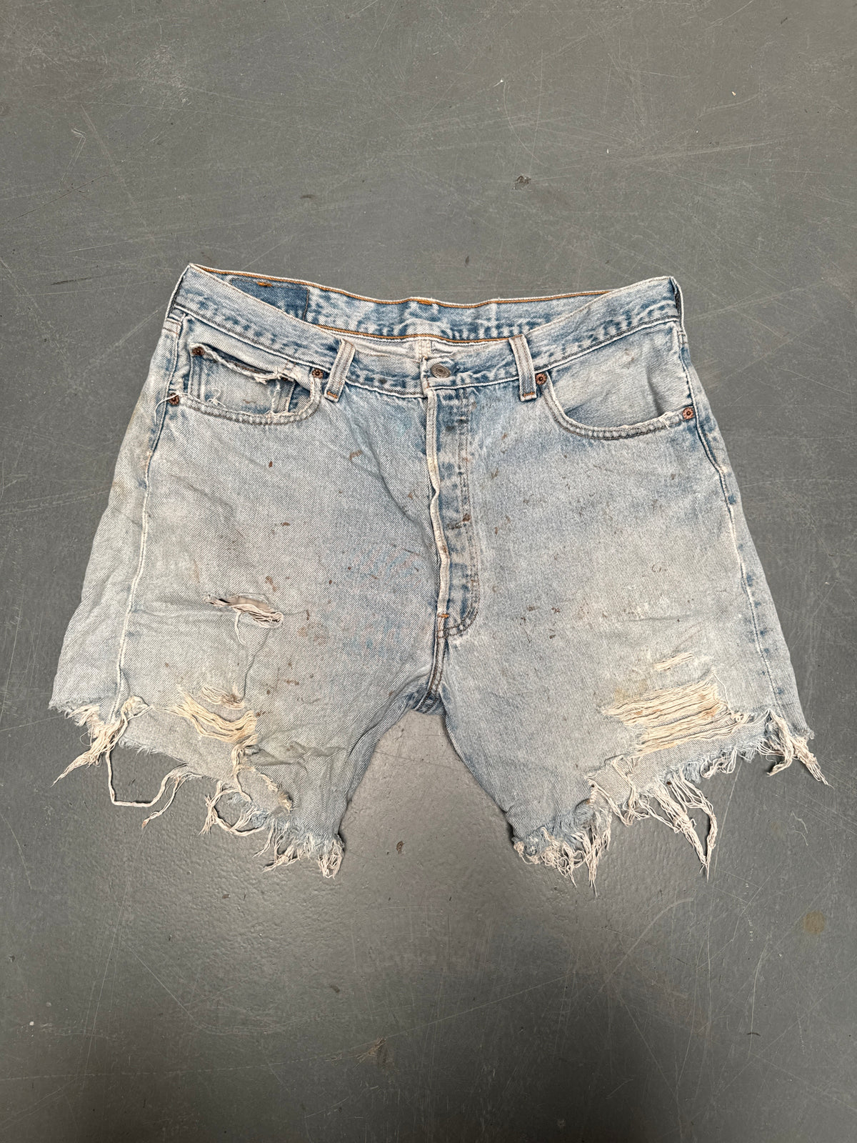 Vintage Levis Cut Off Denim Shorts - 90s Made - W 34 - SH1147