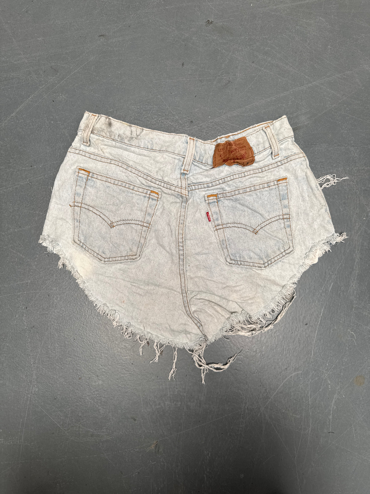 Vintage Levis Cut Off Denim Shorts - 90s Made - W 28 - SH1148