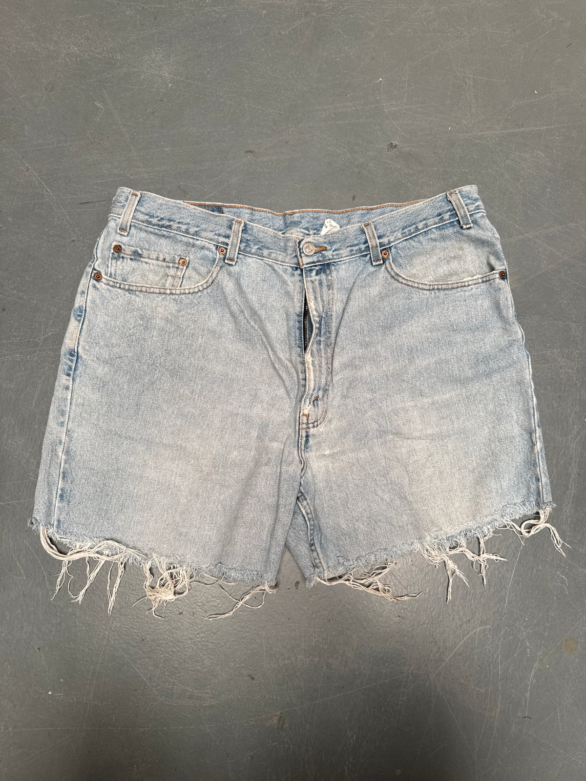 Vintage Levis Cut Off Denim Shorts - 90s Made - W 38 - SH1149