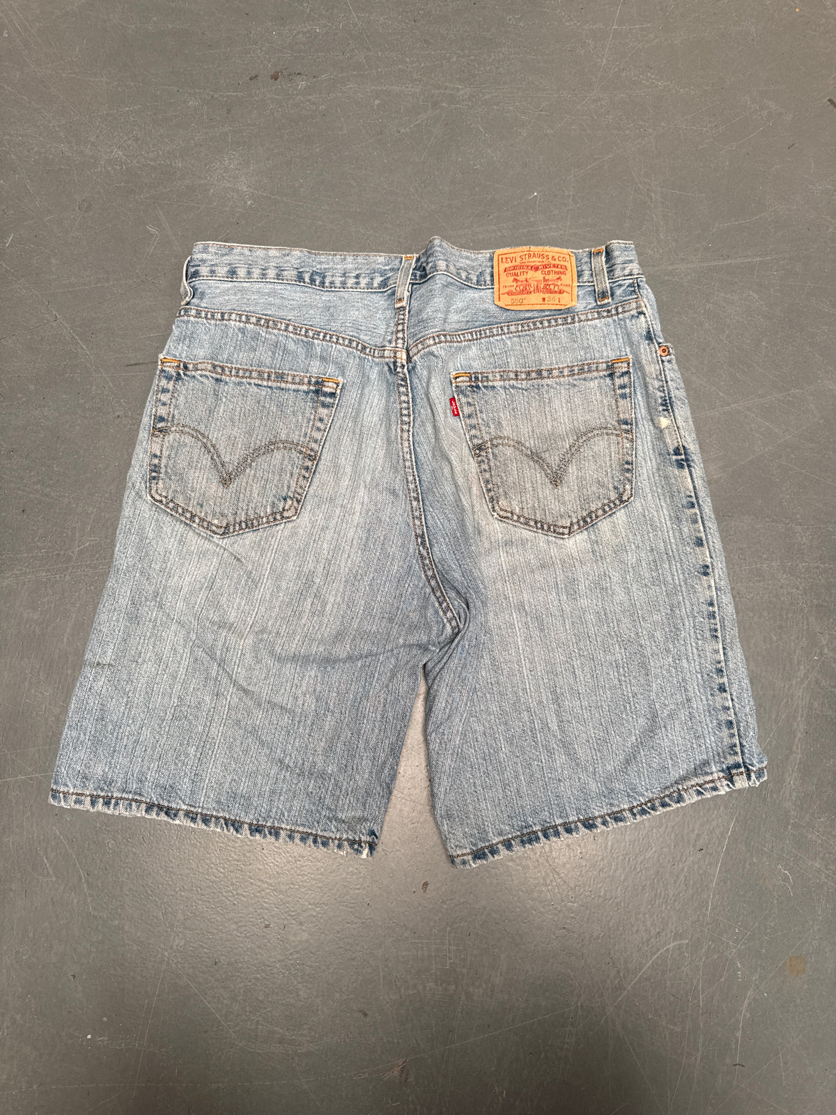 Vintage Levis Cut Off Denim Shorts - 90s Made - W 34 - SH1151