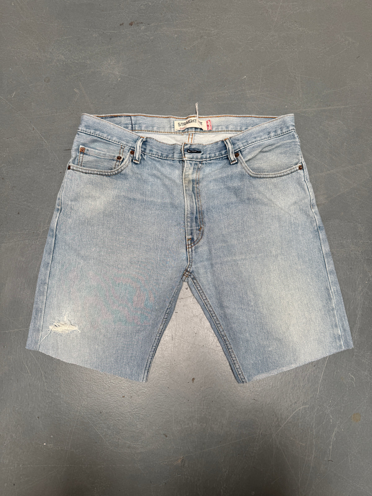 Vintage Levis Cut Off Denim Shorts - 90s Made - W 36 - SH1158