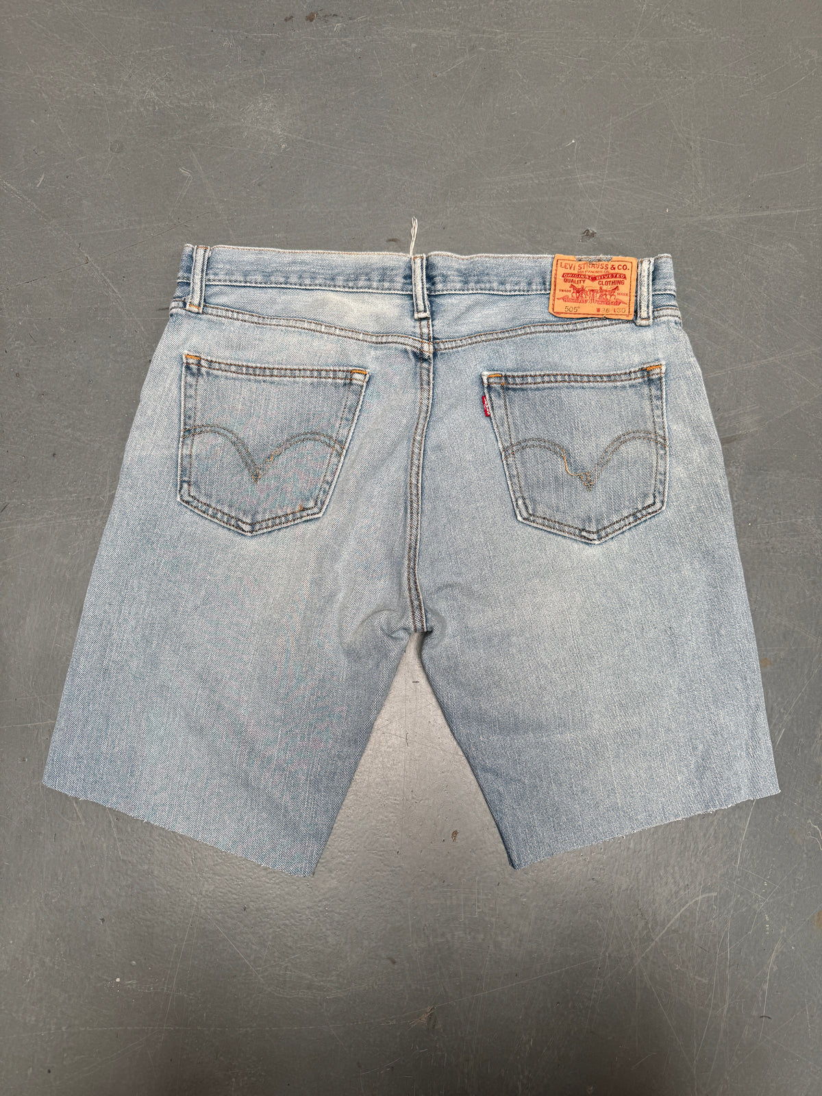 Vintage Levis Cut Off Denim Shorts - 90s Made - W 36 - SH1158
