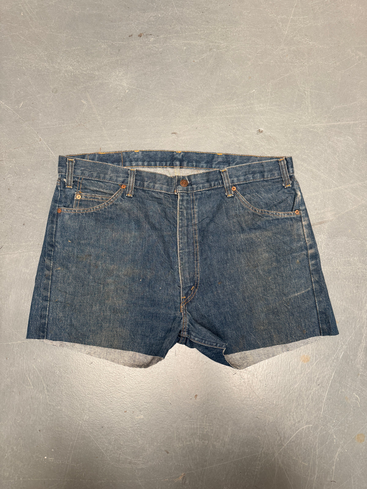 Vintage Levis Cut Off Denim Shorts - 90s Made - W 40 - SH1159