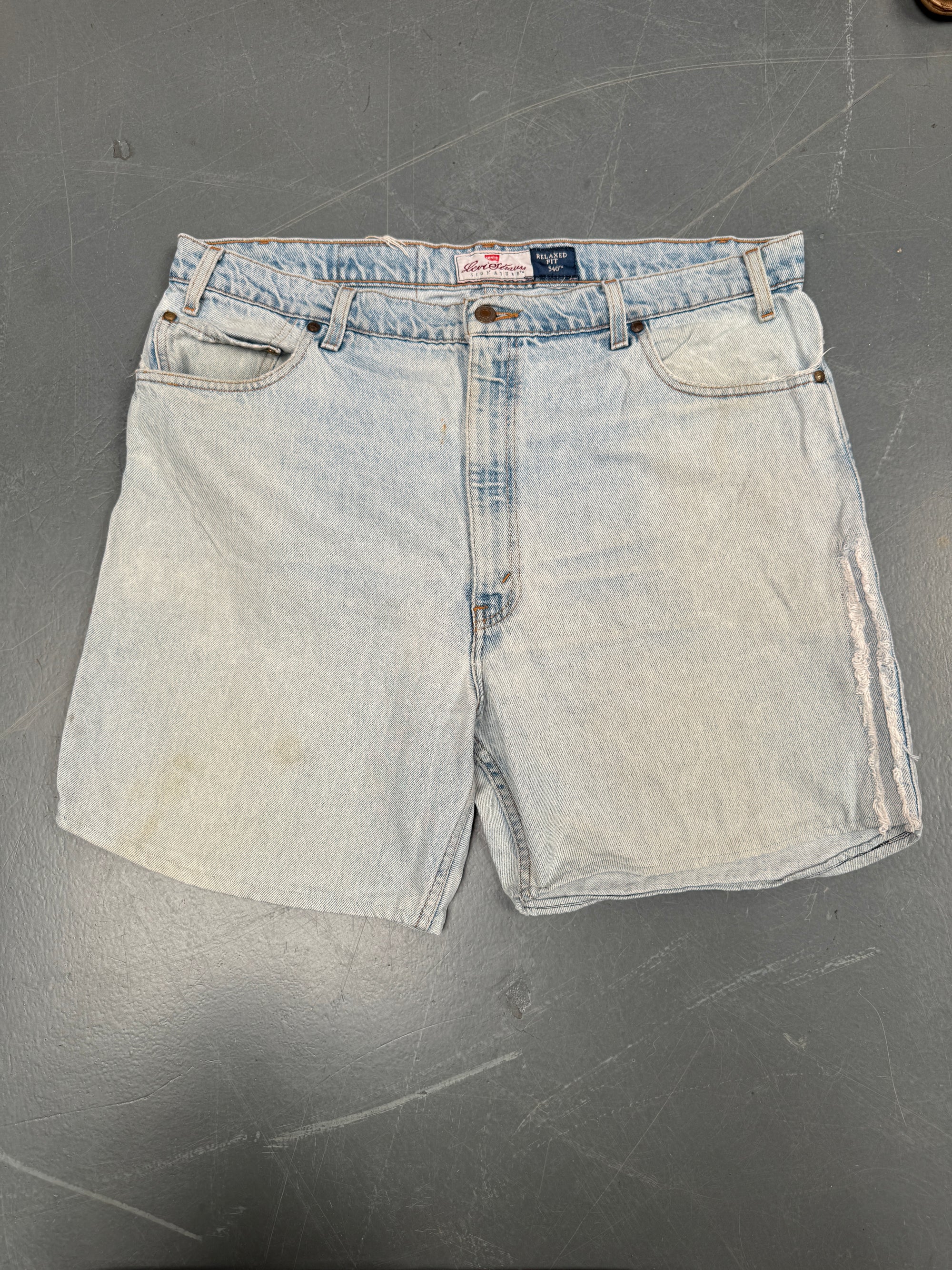 Vintage Ladies Levis Cut Off Denim Shorts - 90s Made - W 38 - SH116