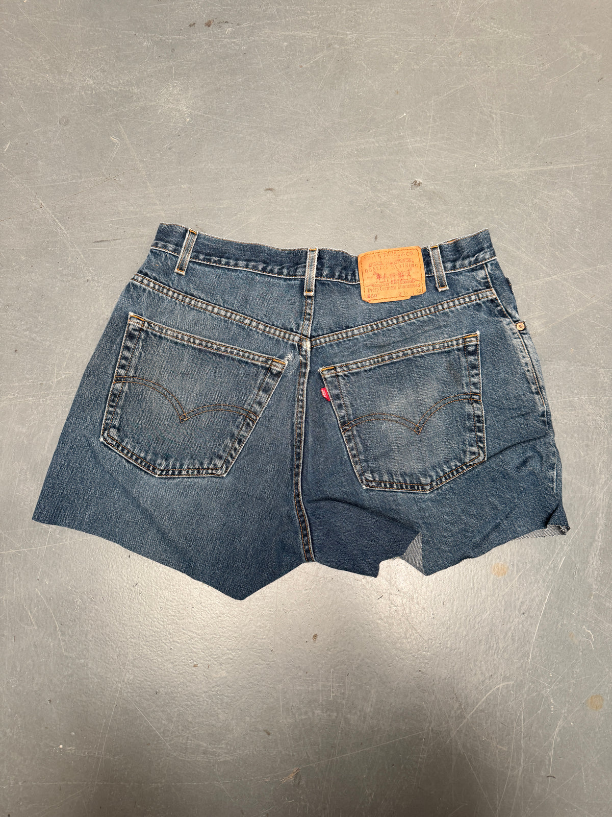 Vintage Levis Cut Off Denim Shorts - 90s Made - W 34 - SH1160