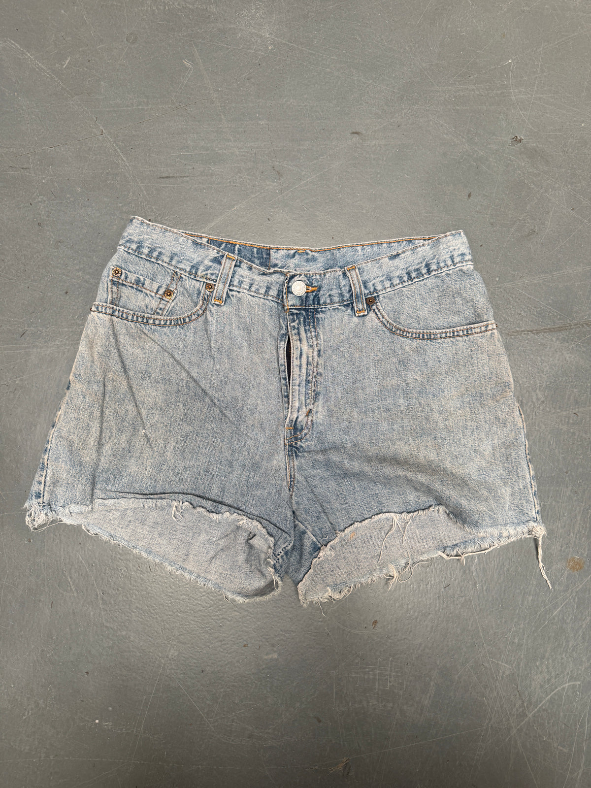Vintage Levis Cut Off Denim Shorts - 90s Made - W 30 - SH1163