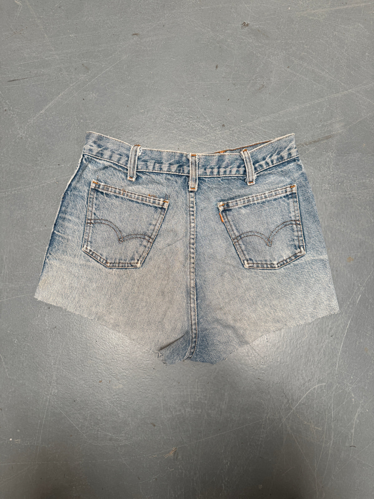 Vintage Levis Cut Off Denim Shorts - 90s Made - W 28 - SH1166