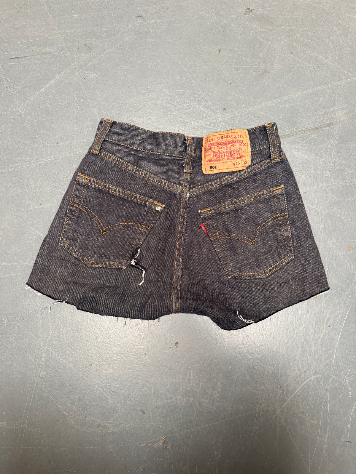Vintage Levis Cut Off Denim Shorts - 90s Made - W 24 - SH1168
