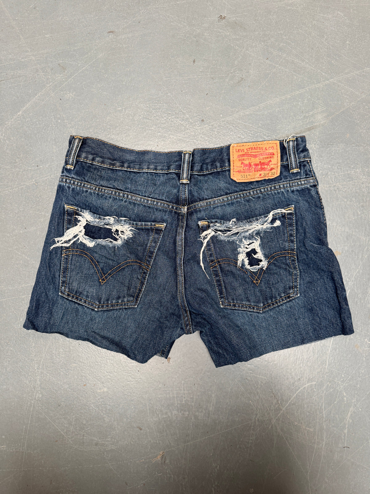 Vintage Levis Cut Off Denim Shorts - 90s Made - W 30 - SH1169