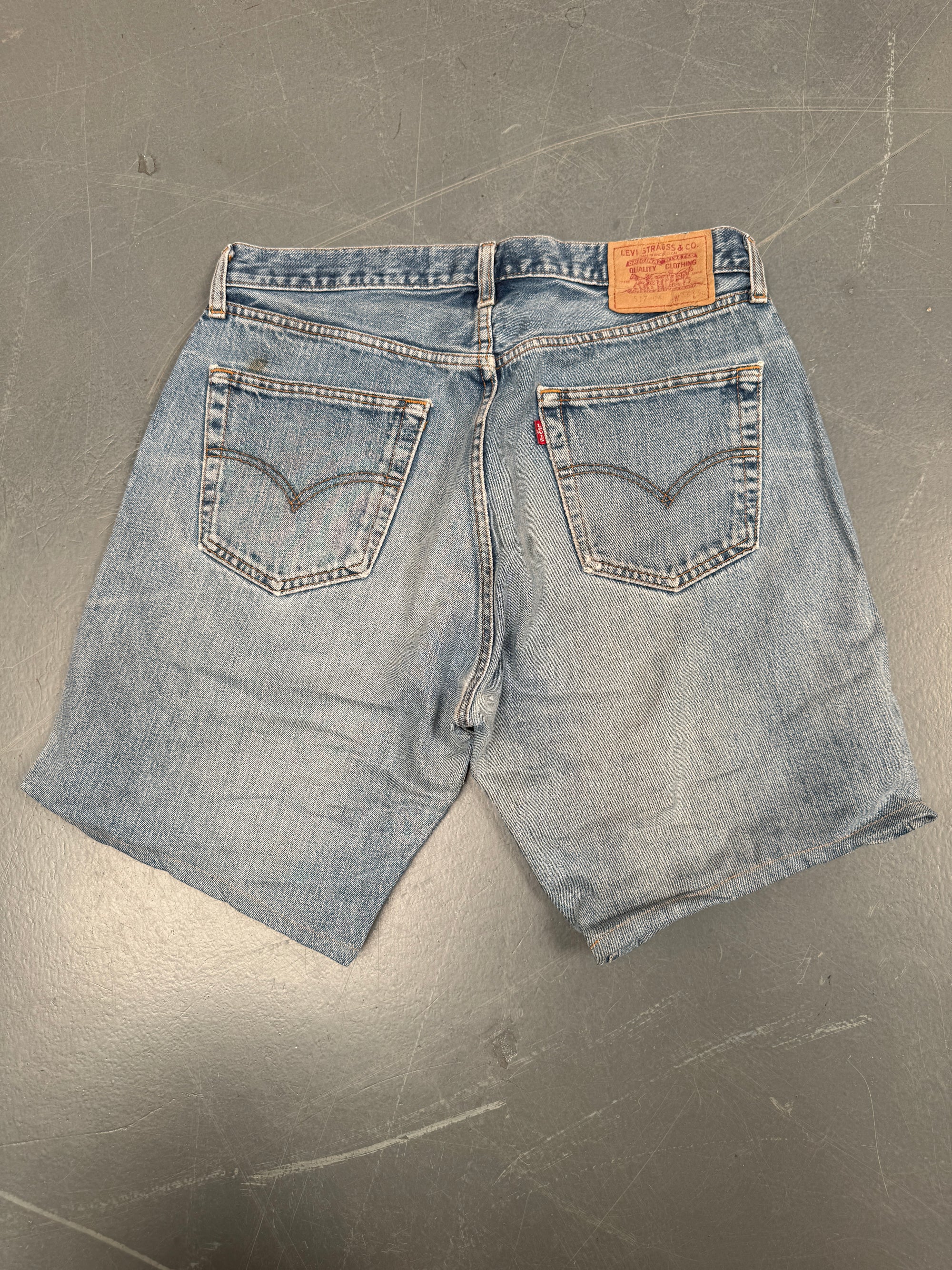 Vintage Ladies Levis Cut Off Denim Shorts - 90s Made - W 32 - SH117