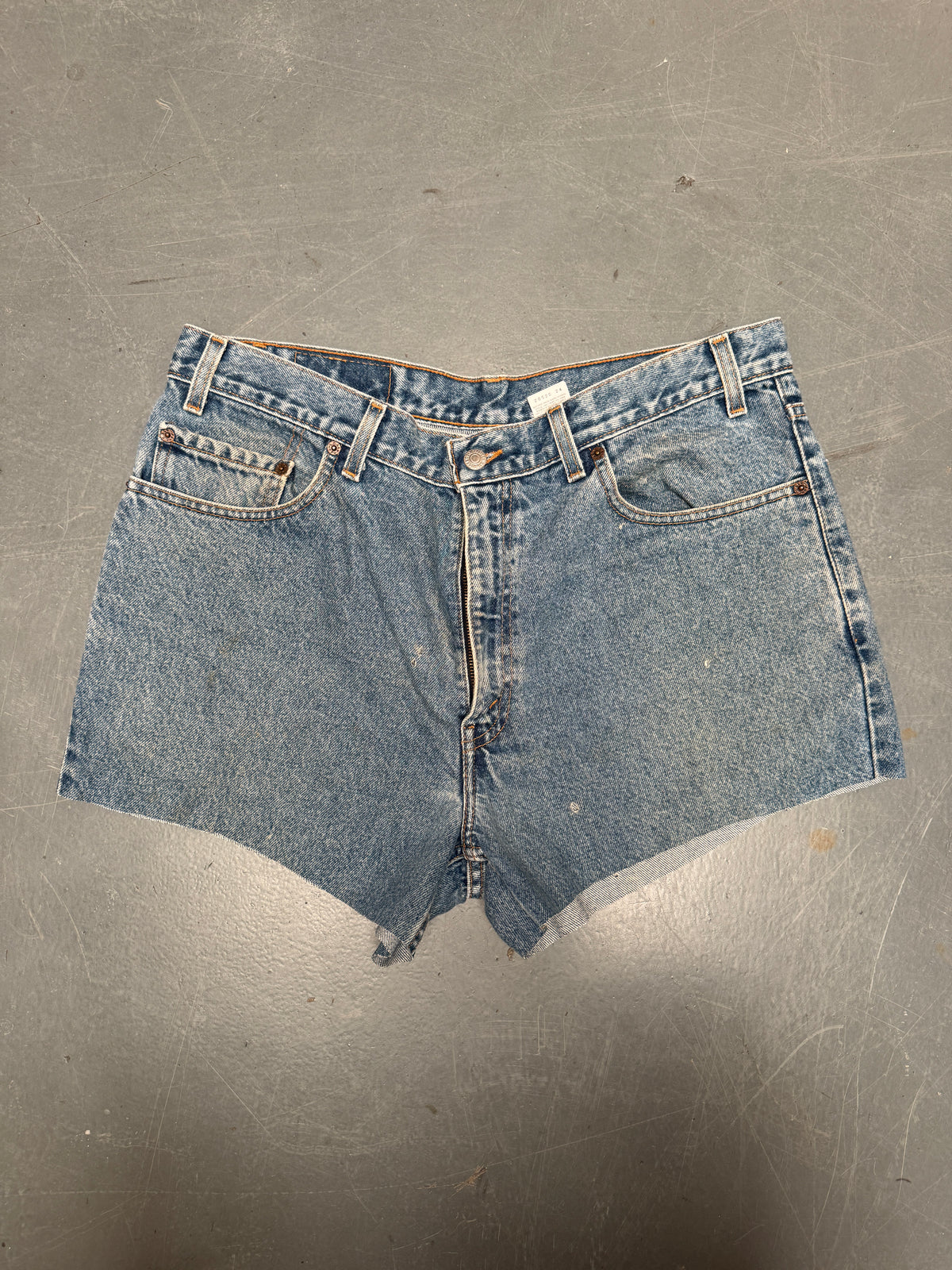 Vintage Levis Cut Off Denim Shorts - 90s Made - W 34 - SH1172