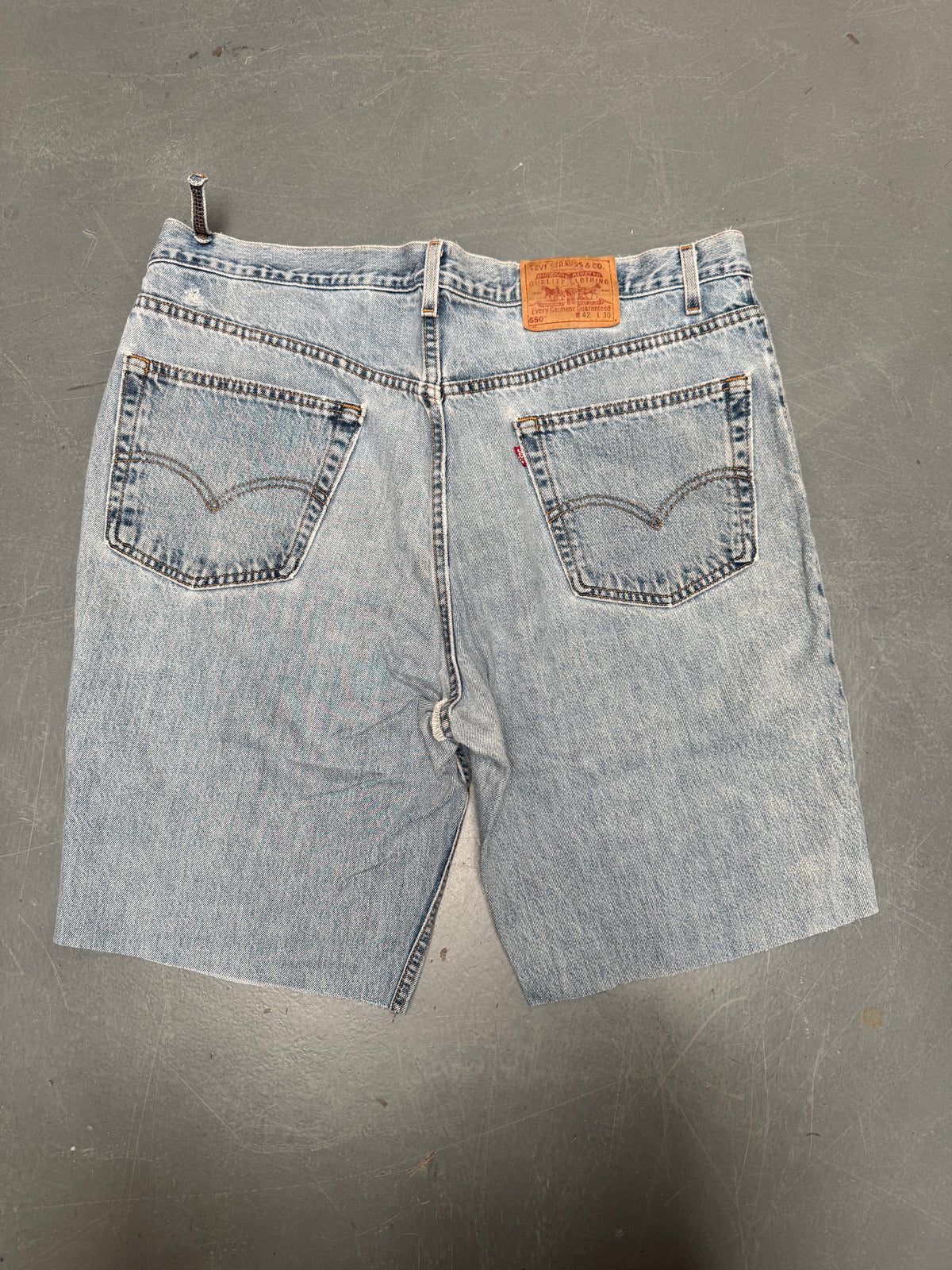 Vintage Levis Cut Off Denim Shorts - 90s Made - W 40 - SH1174