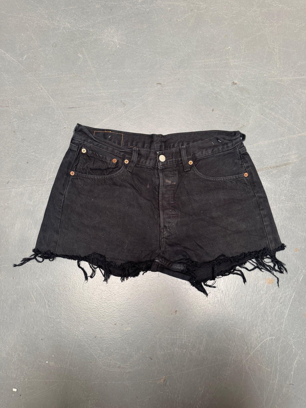 Vintage Levis Cut Off Denim Shorts - 90s Made - W 32 - SH1180