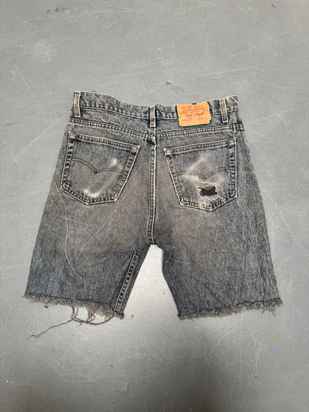 Vintage Levis Cut Off Denim Shorts - 90s Made - W 32 - SH1181