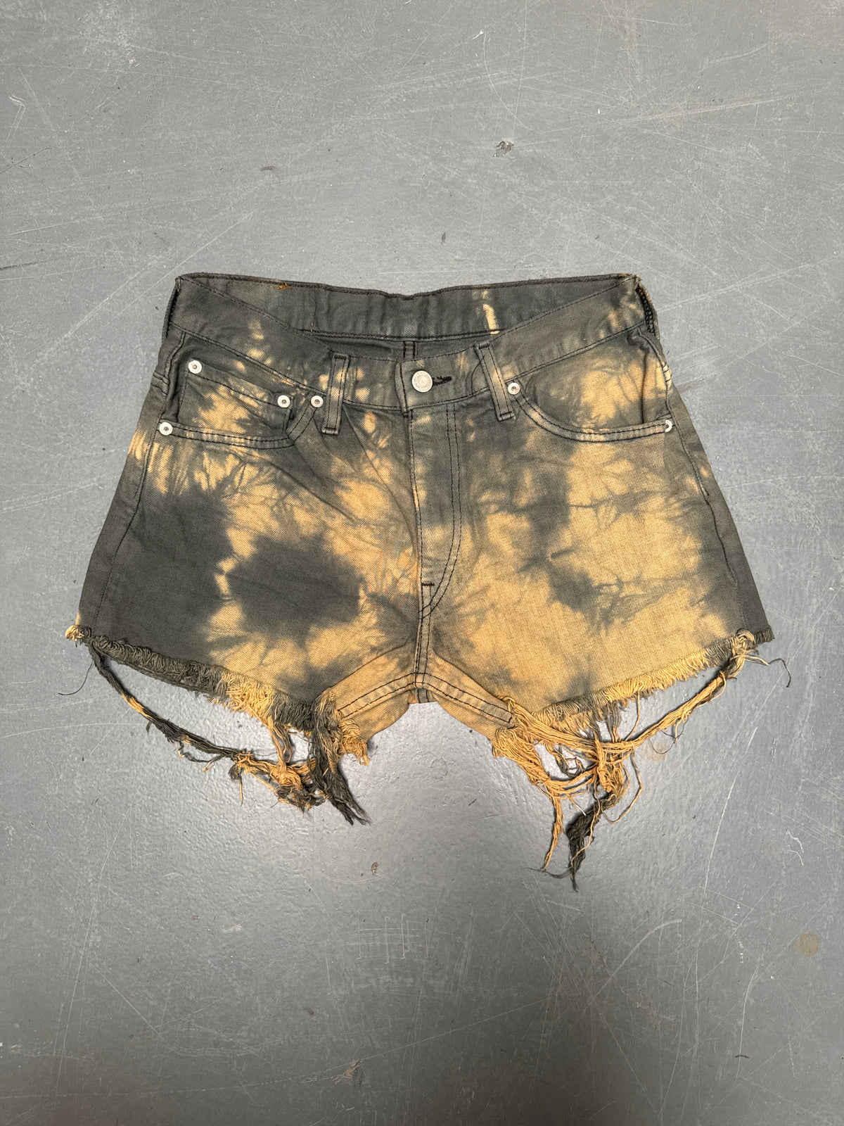 Vintage Levis Cut Off Denim Shorts - 90s Made - W 28 - SH1183