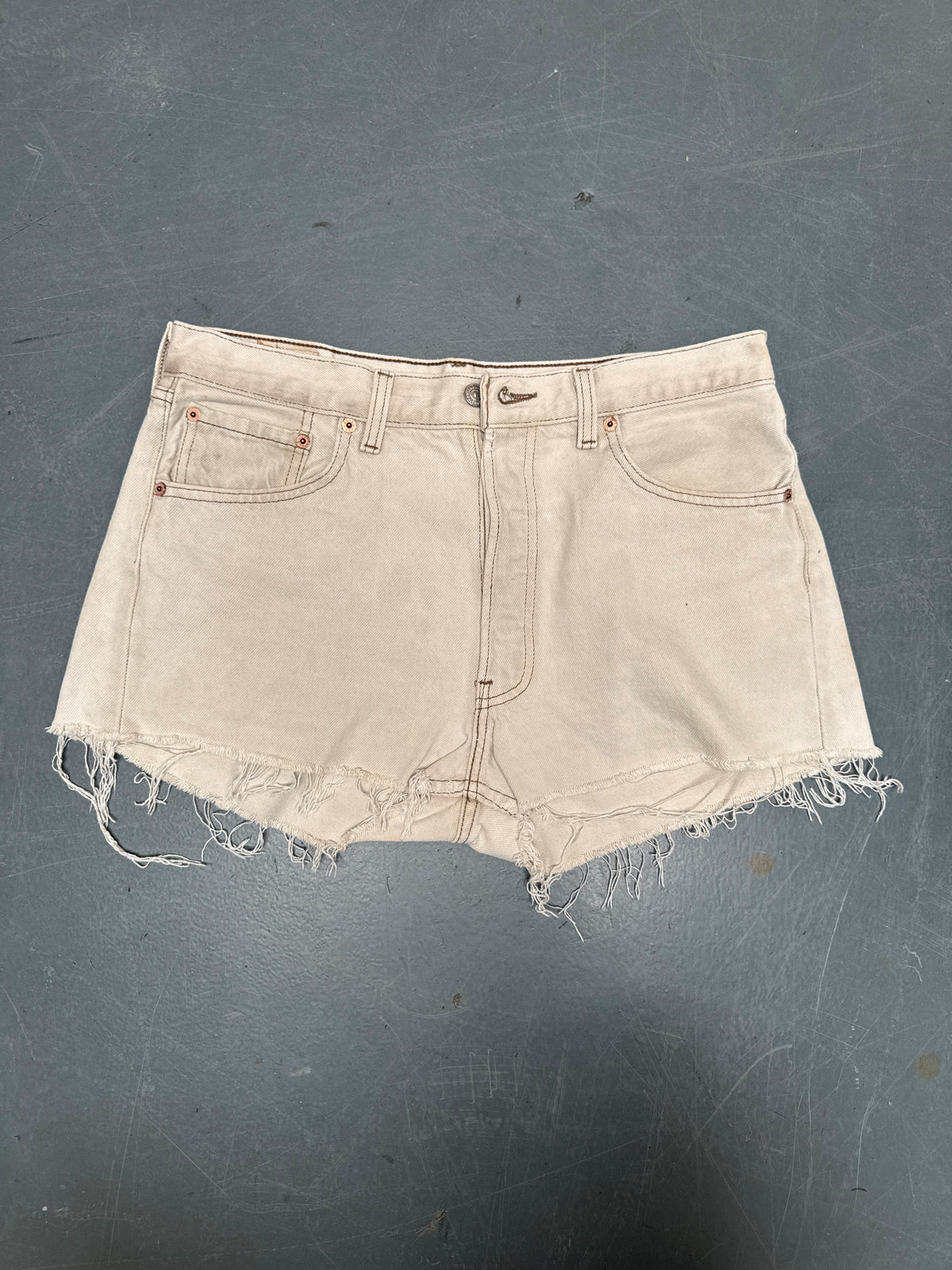 Vintage Levis Cut Off Denim Shorts - 90s Made - W 32 - SH1187