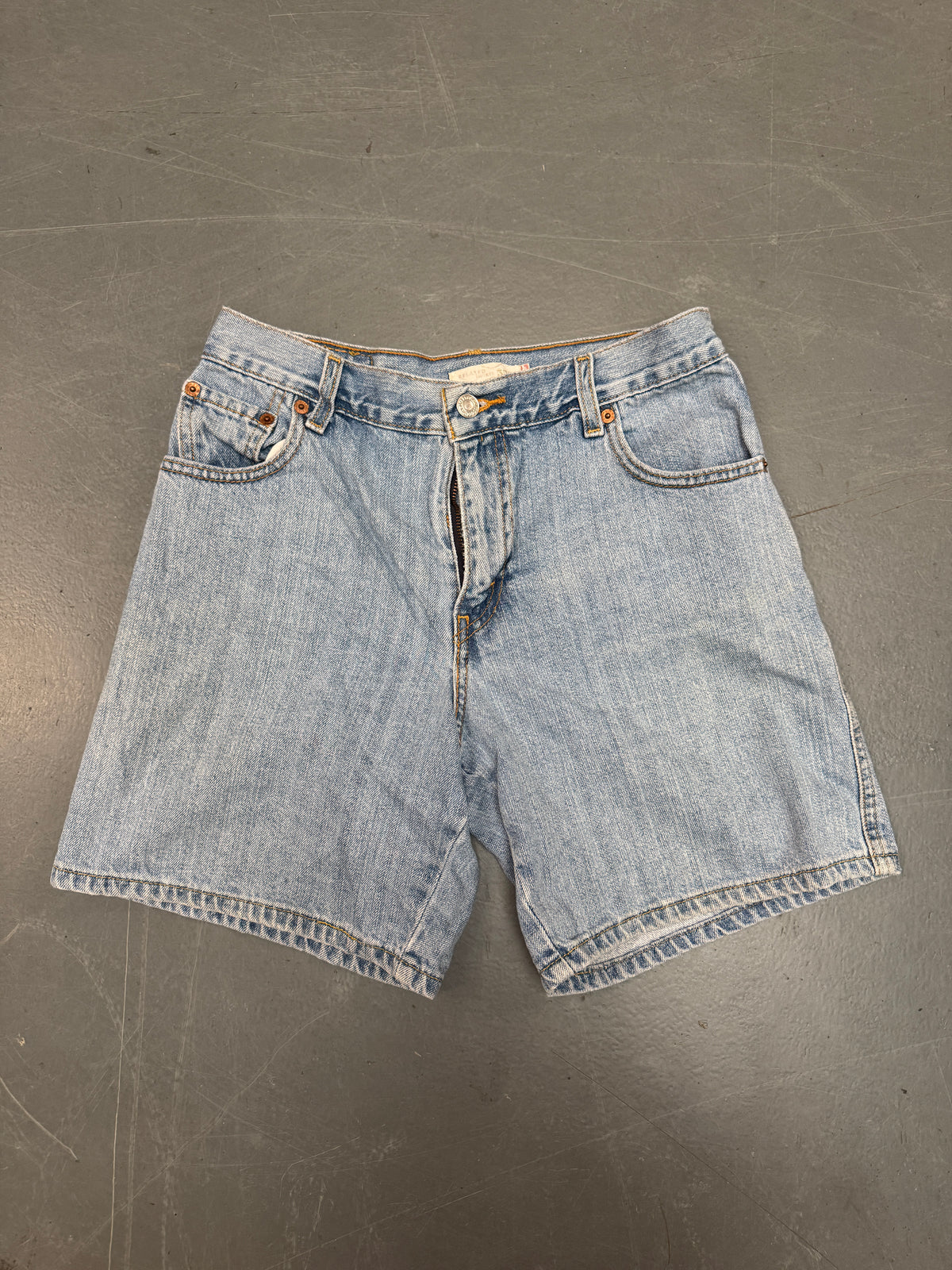 Vintage Levis Cut Off Denim Shorts - 90s Made - W 28 - SH1212