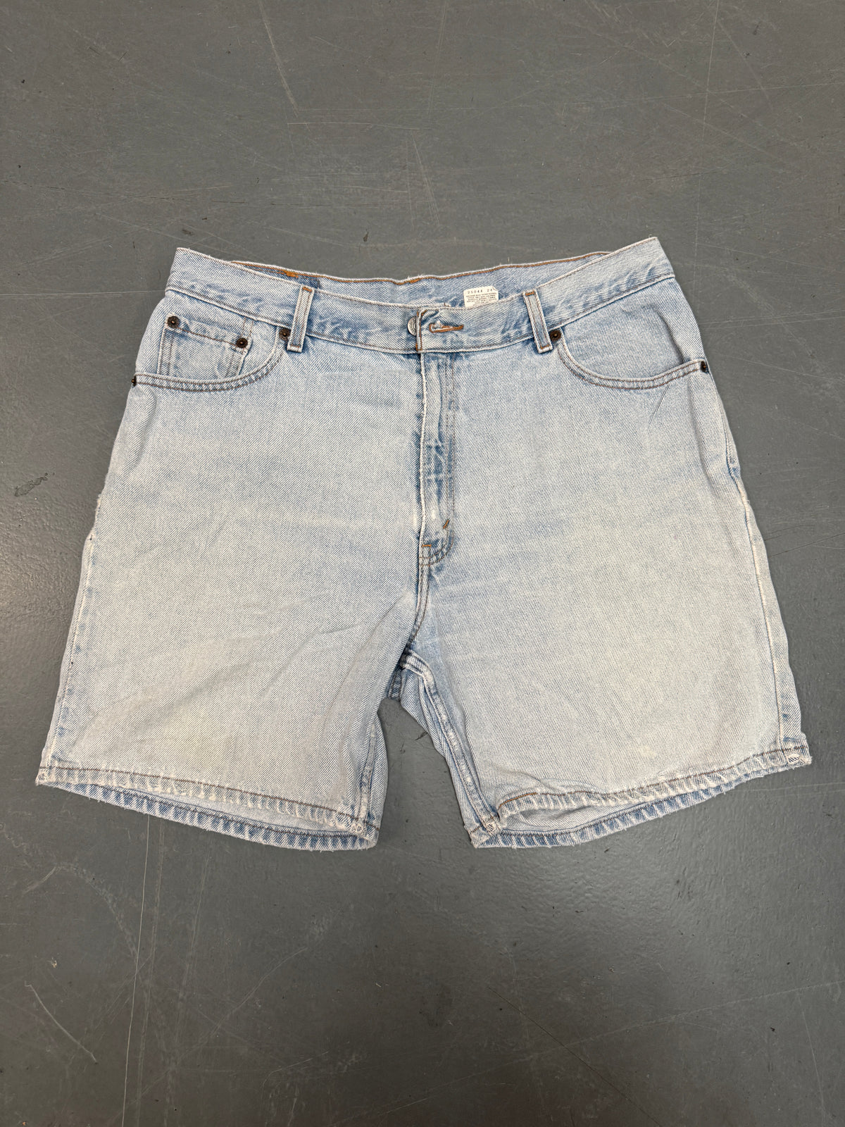 Vintage Levis Cut Off Denim Shorts - 90s Made - W 33 - SH1215