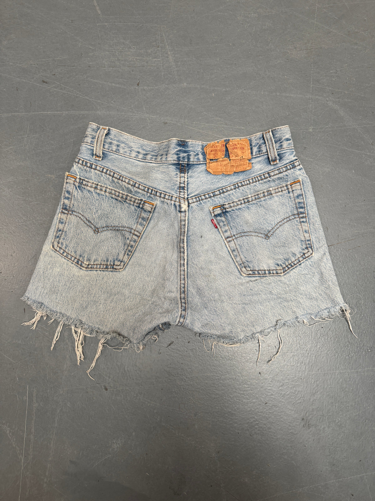 Vintage Levis Cut Off Denim Shorts - 90s Made - W 26 - SH1216