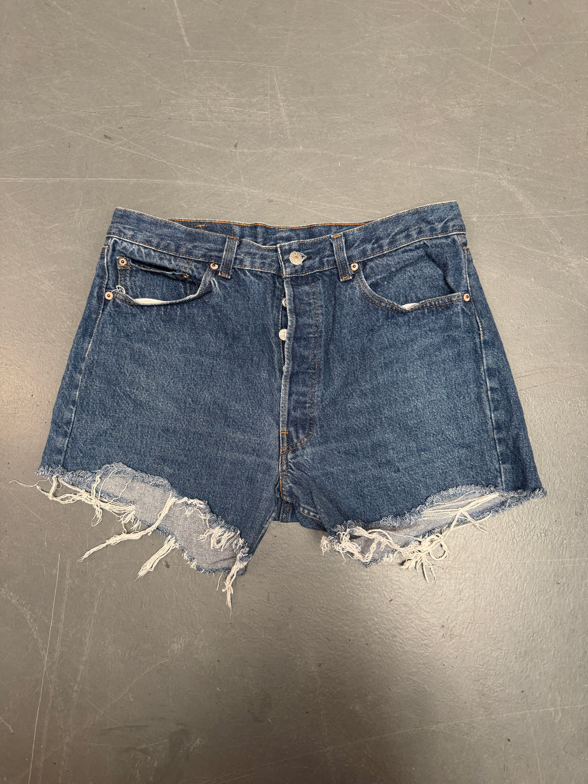 Vintage Levis Cut Off Denim Shorts - 90s Made - W 32 - SH1217