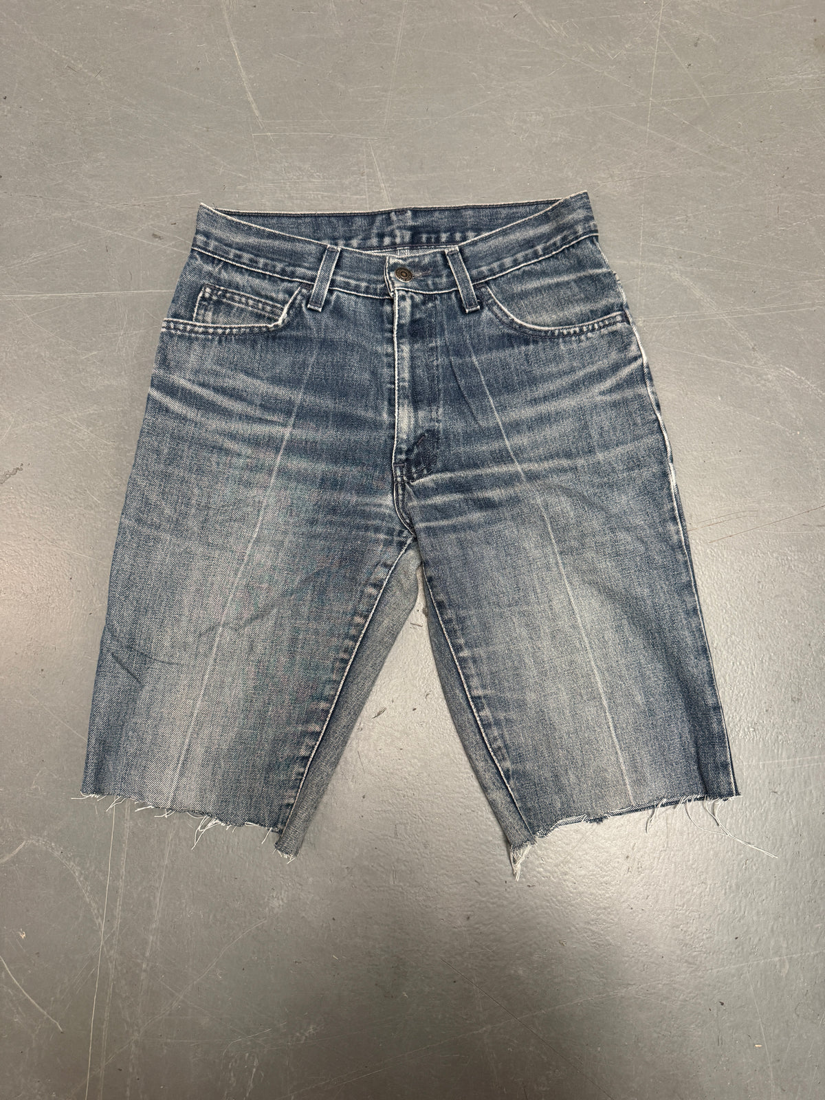 Vintage Levis Cut Off Denim Shorts - 90s Made - W 28 - SH1224