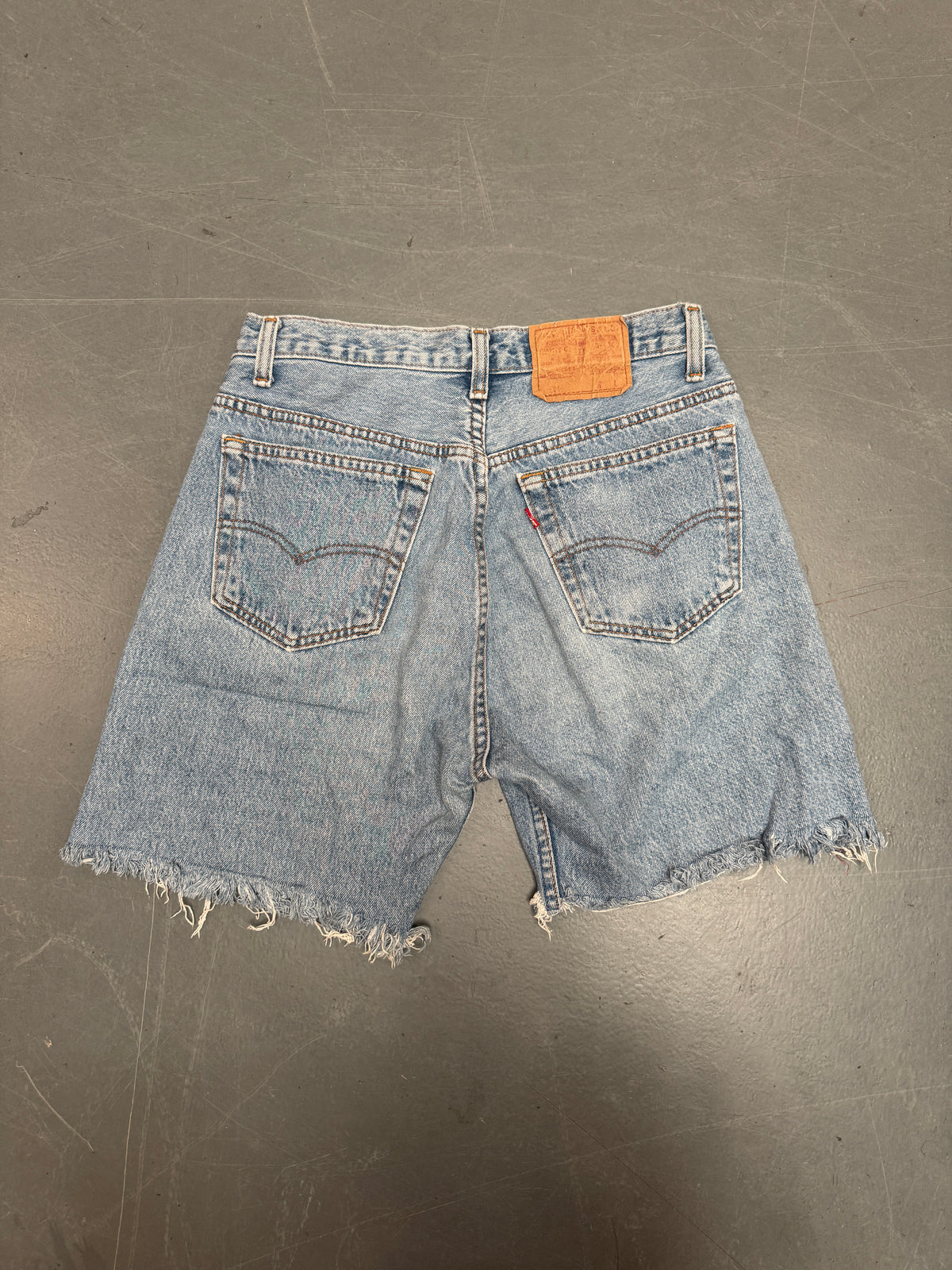Vintage Levis Cut Off Denim Shorts - 90s Made - W 28 - SH1225