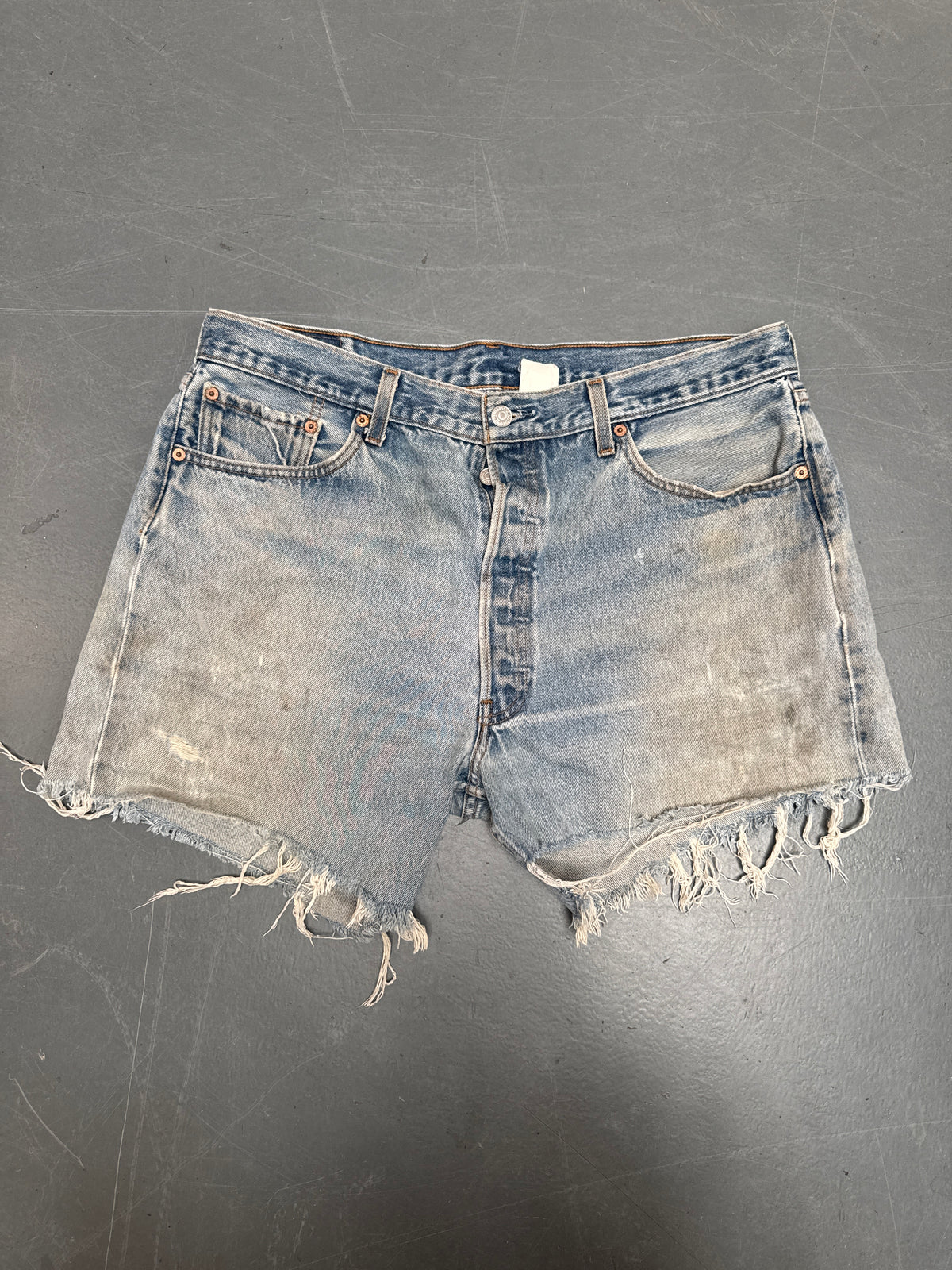 Vintage Levis Cut Off Denim Shorts - 90s Made - W 36 - SH1232