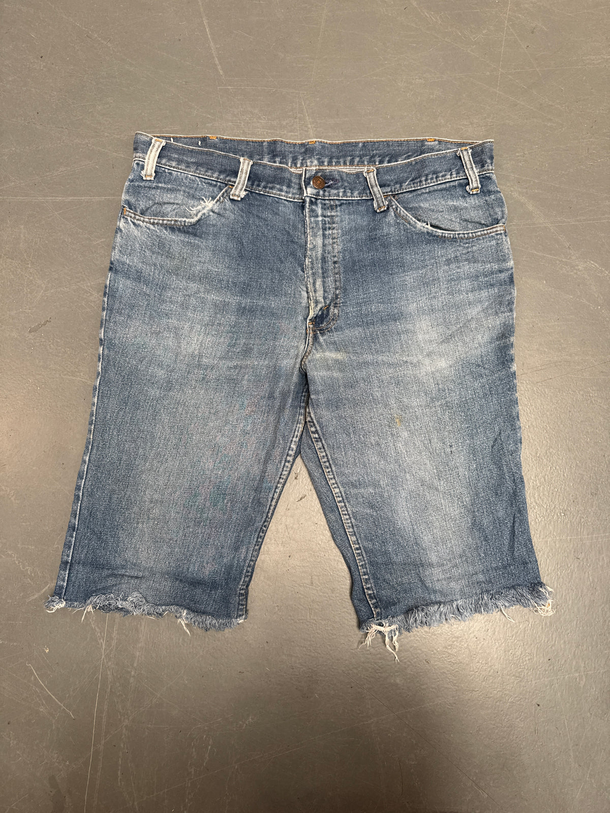 Vintage Levis Cut Off Denim Shorts - 90s Made - W 36 - SH1234