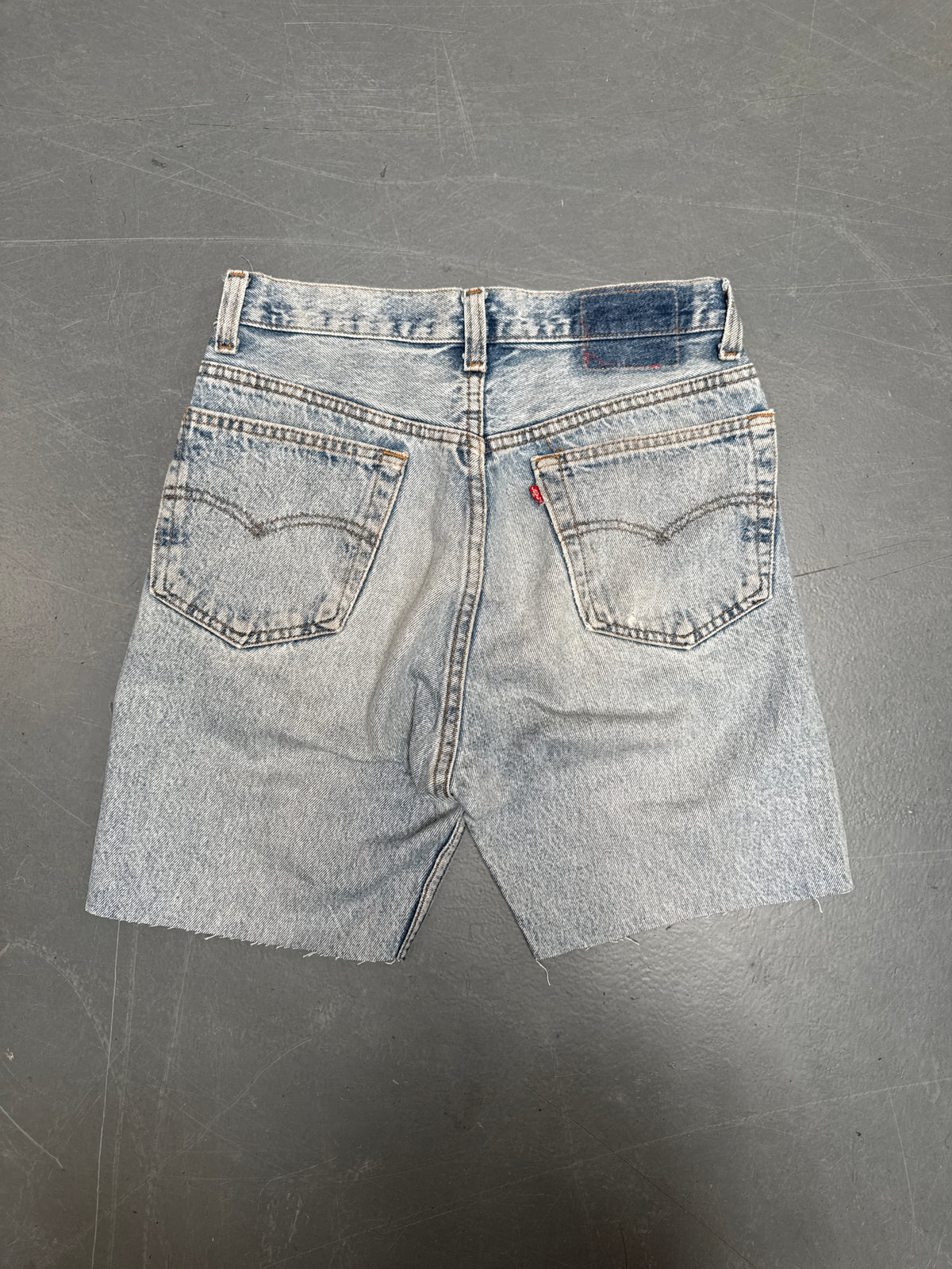 Vintage Levis Cut Off Denim Shorts - 90s Made - W 28 - SH1235