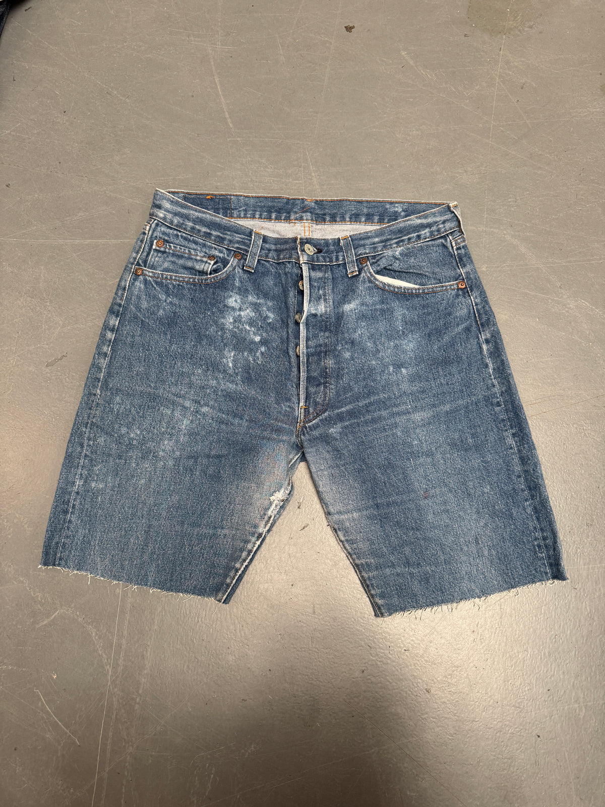 Vintage Levis Cut Off Denim Shorts - 90s Made - W 32 - SH1236