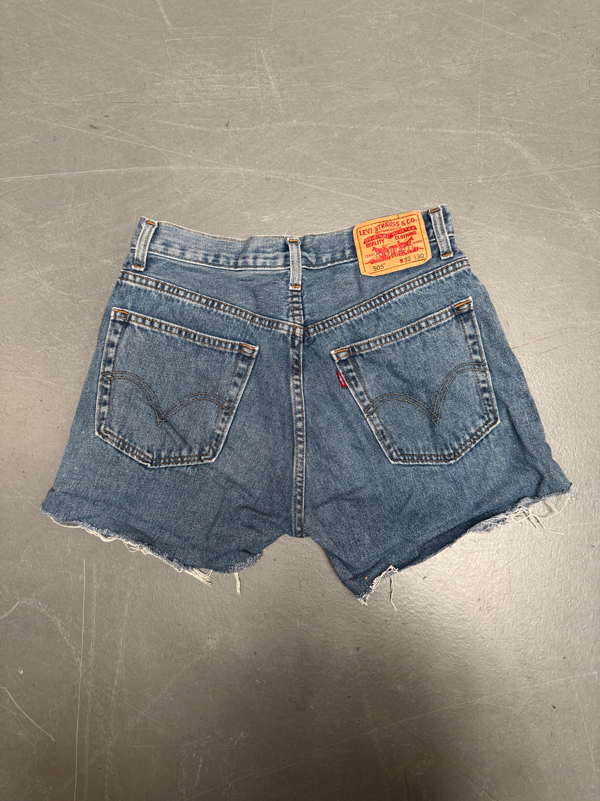 Vintage Levis Cut Off Denim Shorts - 90s Made - W 28 - SH1239