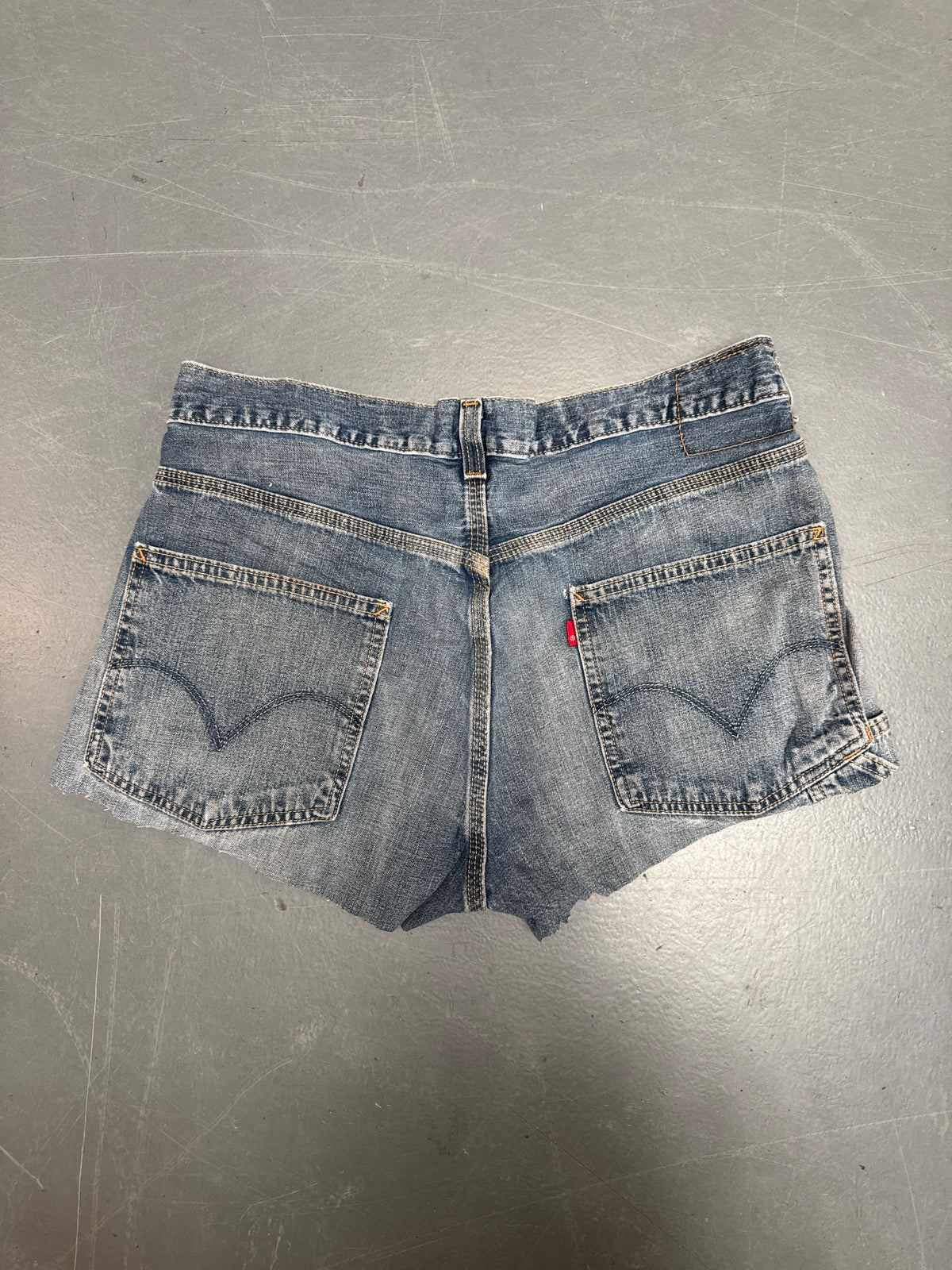 Vintage Levis Cut Off Denim Shorts - 90s Made - W 34 - SH1243