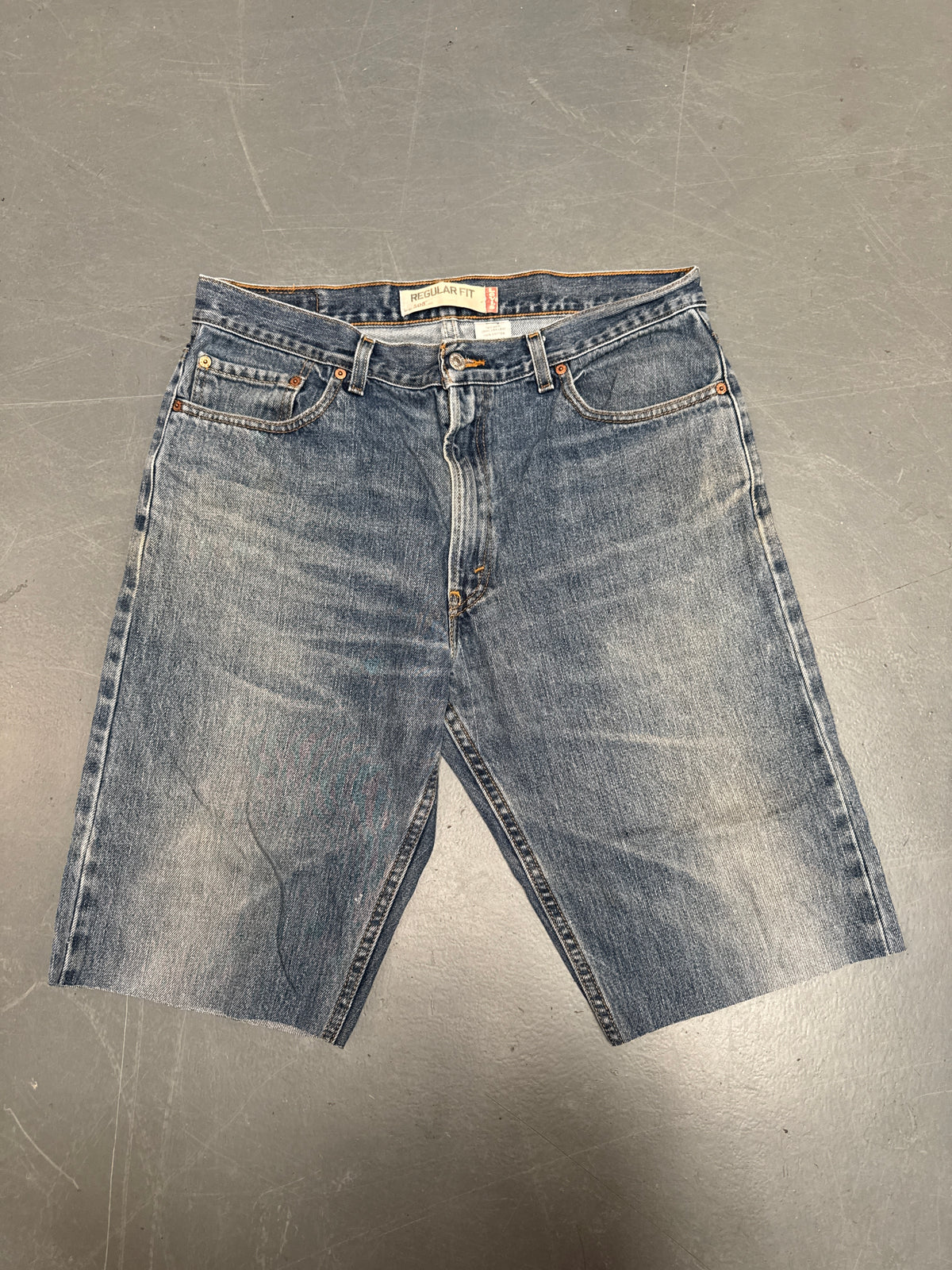 Vintage Levis Cut Off Denim Shorts - 90s Made - W 34 - SH1245