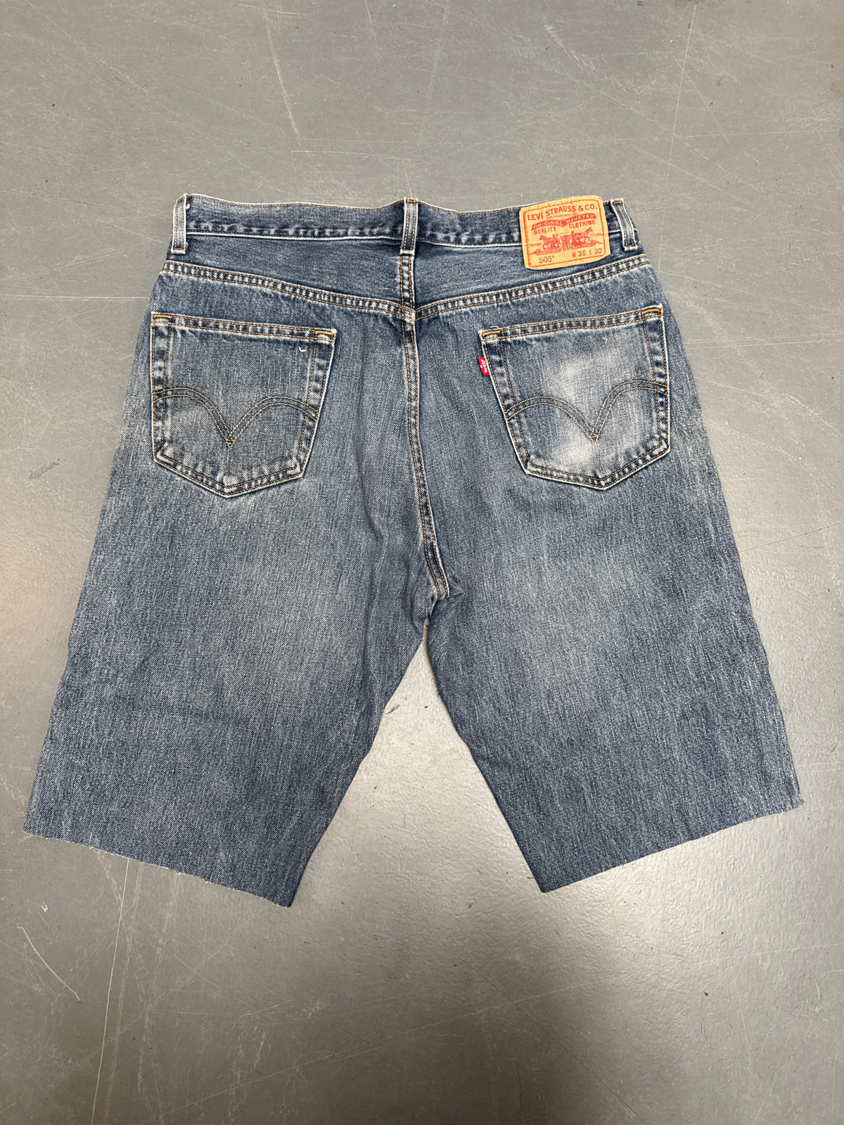 Vintage Levis Cut Off Denim Shorts - 90s Made - W 34 - SH1245