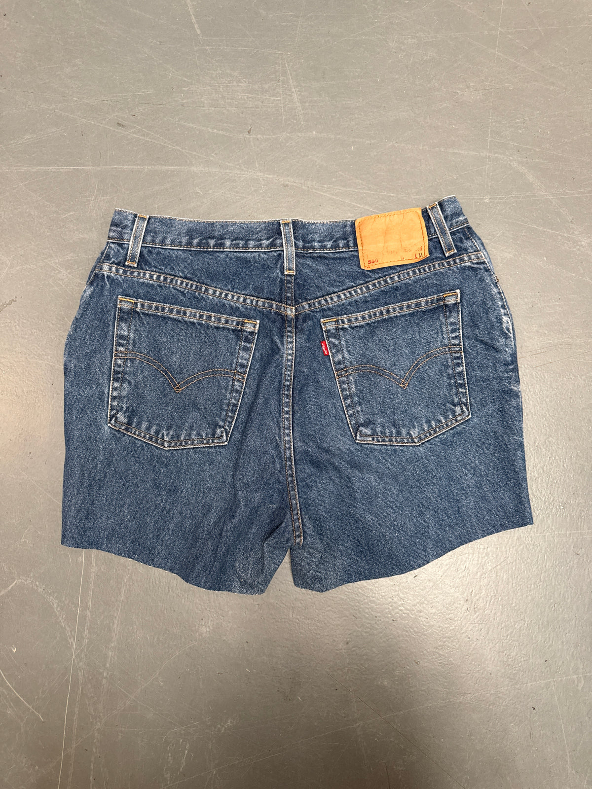 Vintage Levis Cut Off Denim Shorts - 90s Made - W 32 - SH1246