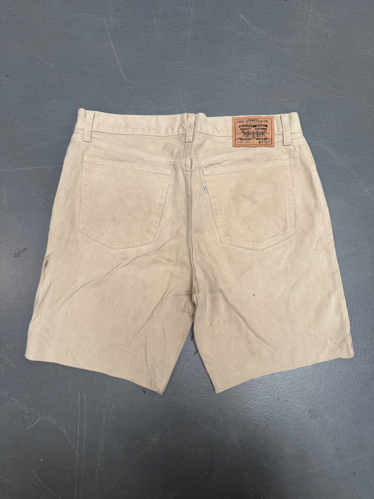 Vintage Levis Cut Off Denim Shorts - 90s Made - W 34 - SH1252