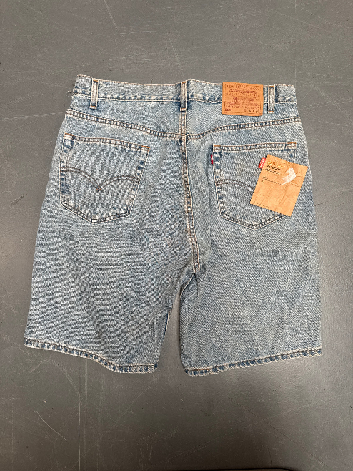 Vintage Levis Cut Off Denim Shorts - 90s Made - W 34 - SH1264