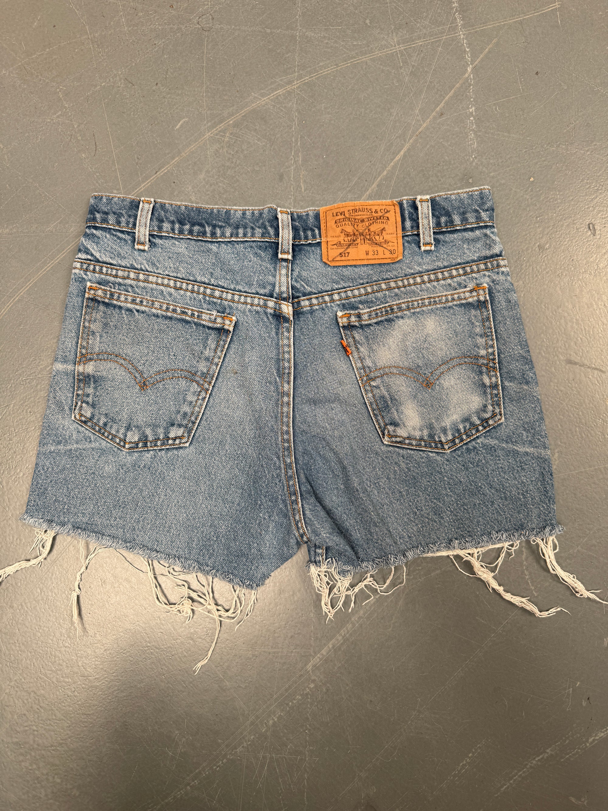 Vintage Ladies Levis Cut Off Denim Shorts - 90s Made - W 31 - SH128