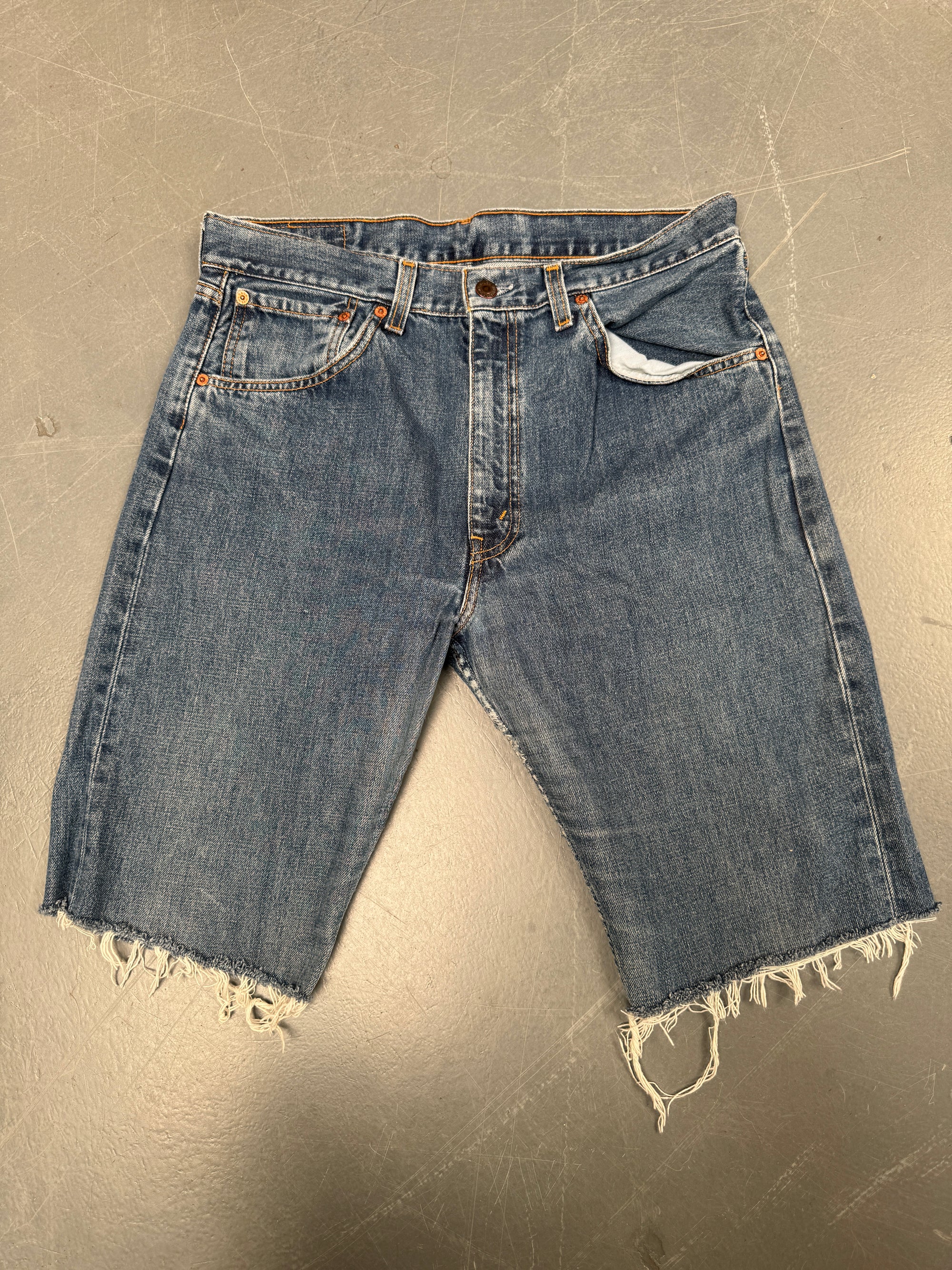 Vintage Ladies Levis Cut Off Denim Shorts - 90s Made - W 32 - SH129