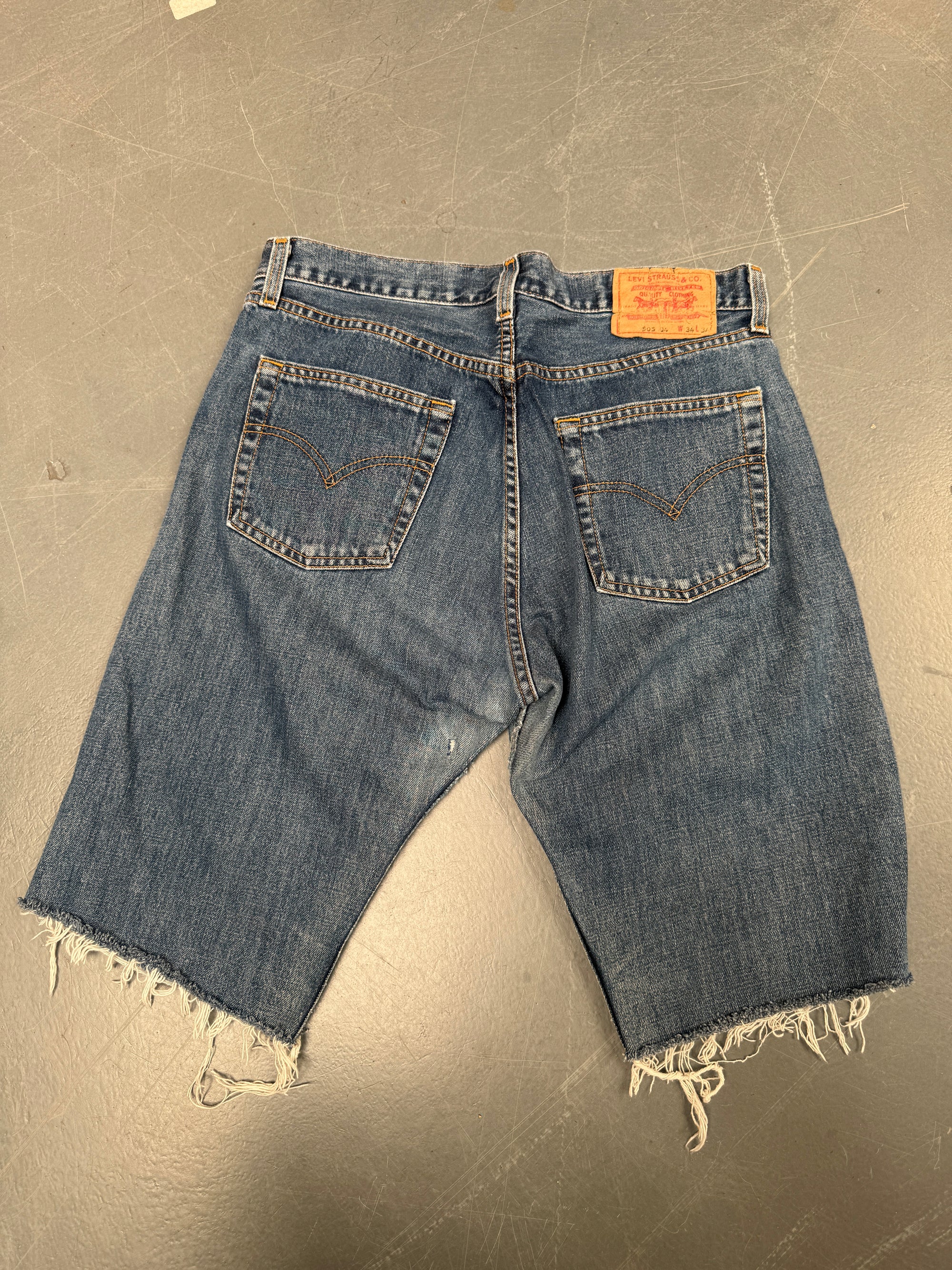 Vintage Ladies Levis Cut Off Denim Shorts - 90s Made - W 32 - SH129
