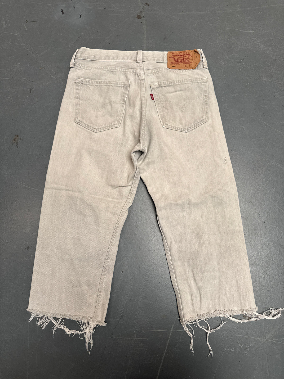 Vintage Levis Cut Off Denim Shorts - 90s Made - W 29 - SH1303
