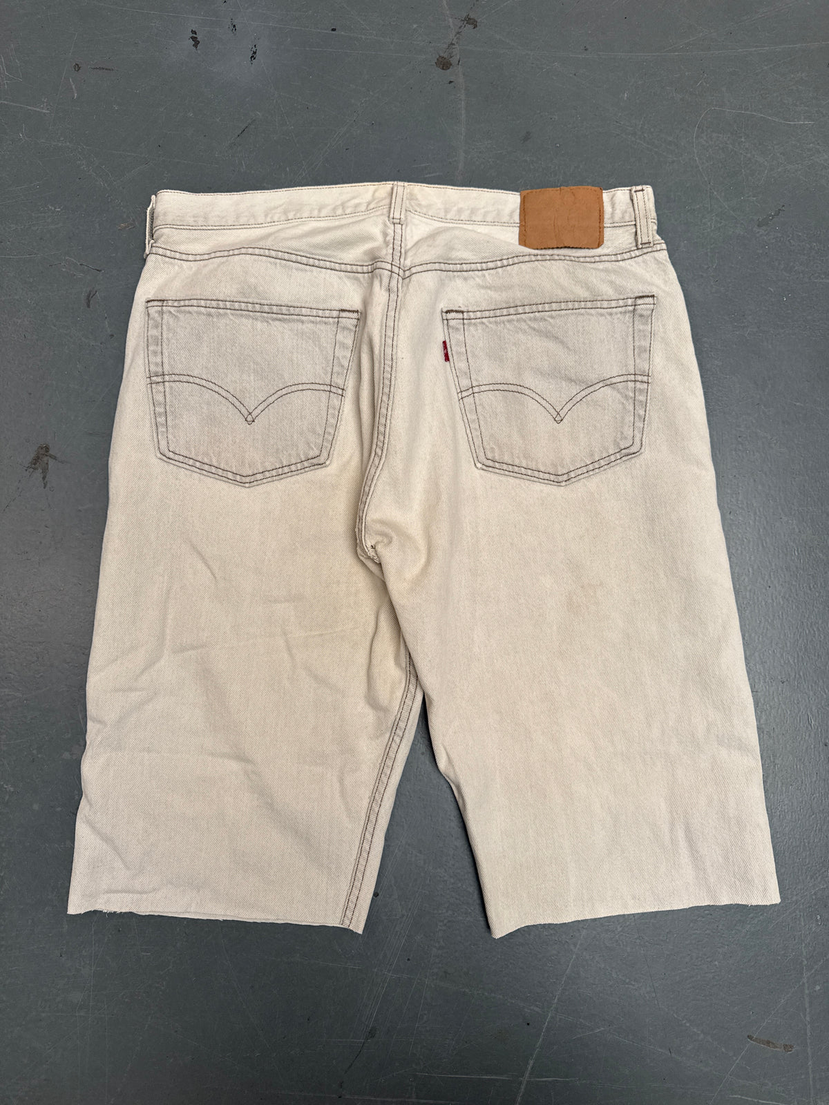 Vintage Levis Cut Off Denim Shorts - 90s Made - W 36 - SH1304