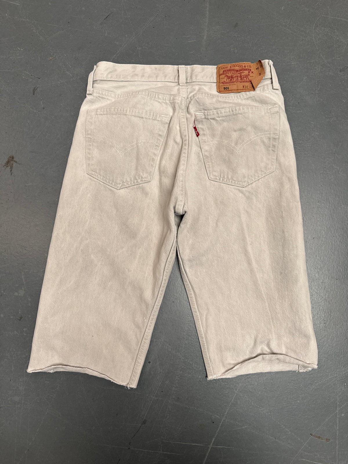 Vintage Levis Cut Off Denim Shorts - 90s Made - W 28 - SH1306
