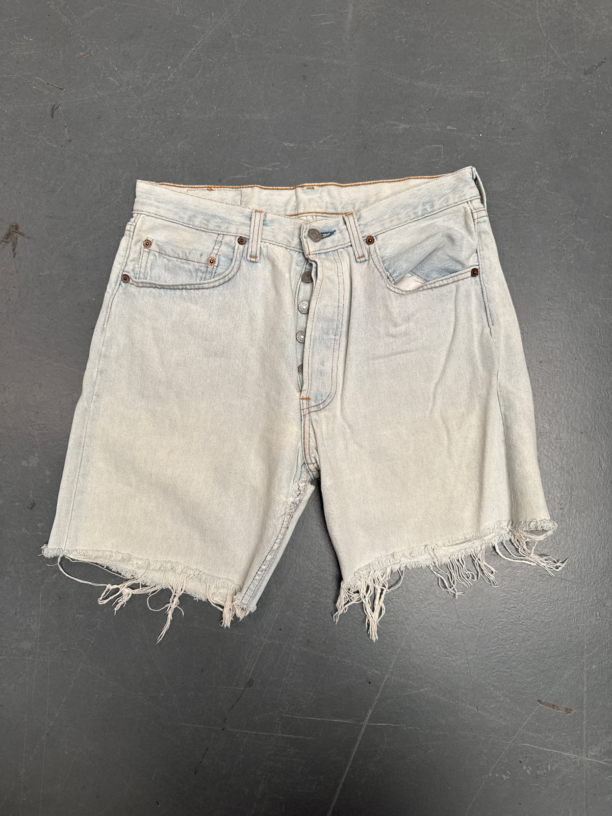 Vintage Levis Cut Off Denim Shorts - 90s Made - W 30 - SH1310