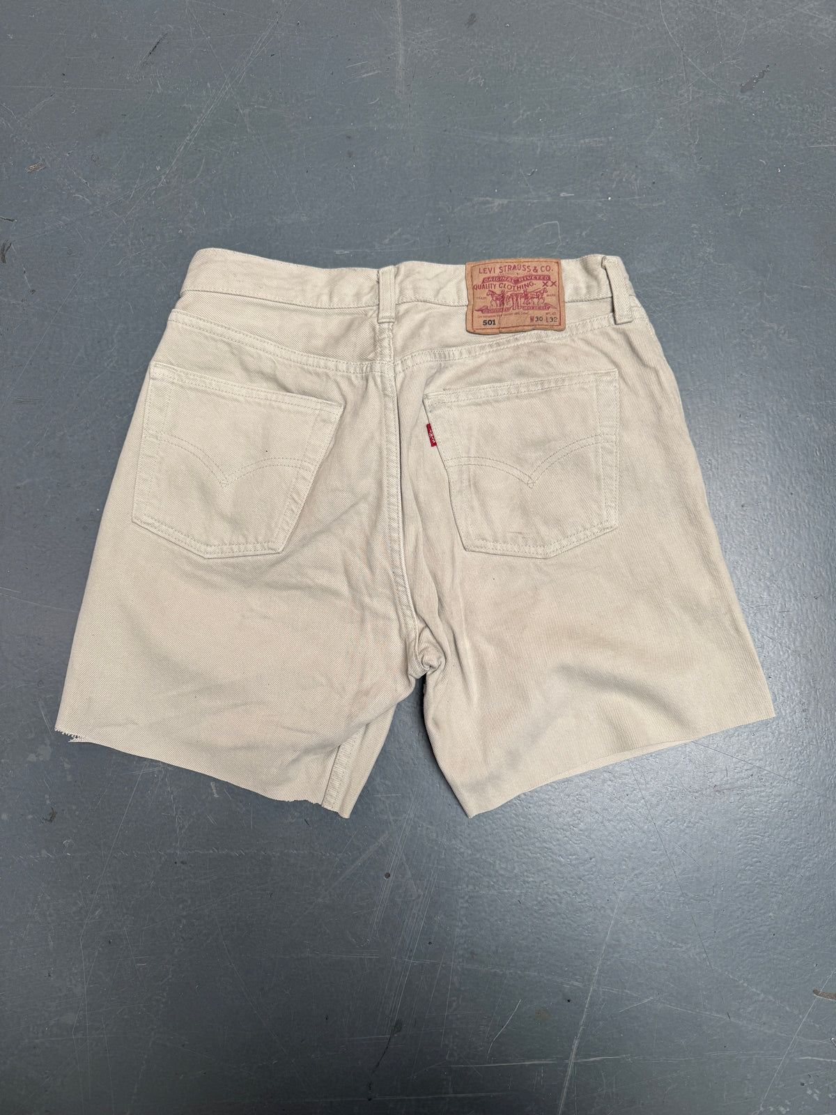 Vintage Levis Cut Off Denim Shorts - 90s Made - W 26 - SH1313