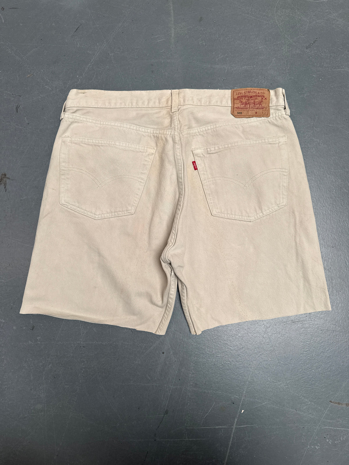 Vintage Levis Cut Off Denim Shorts - 90s Made - W 34 - SH1320