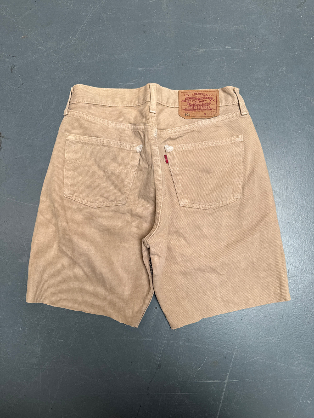 Vintage Levis Cut Off Denim Shorts - 90s Made - W 26 - SH1325