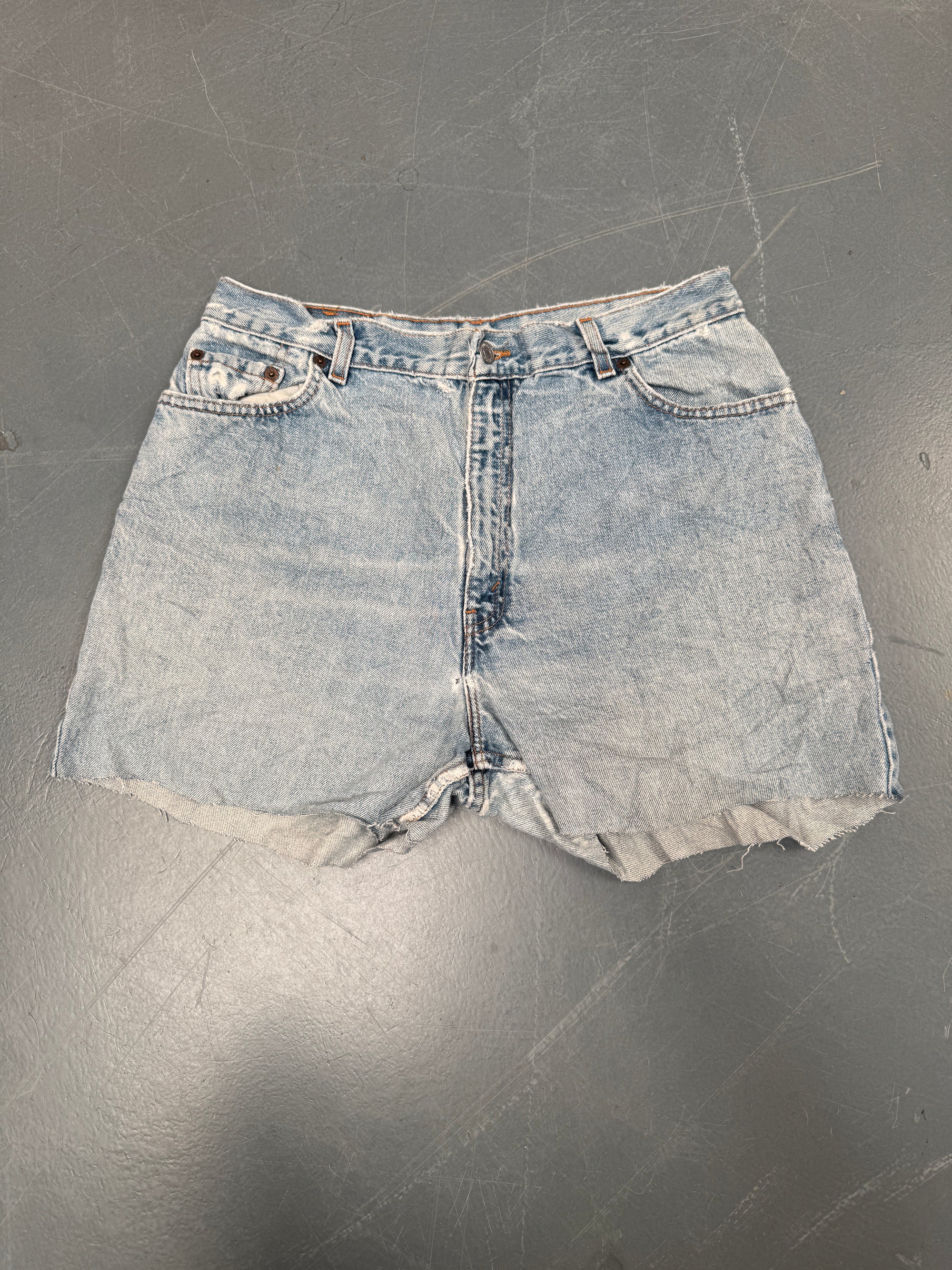 Vintage Ladies Levis Cut Off Denim Shorts - 90s Made - W 31 - SH136